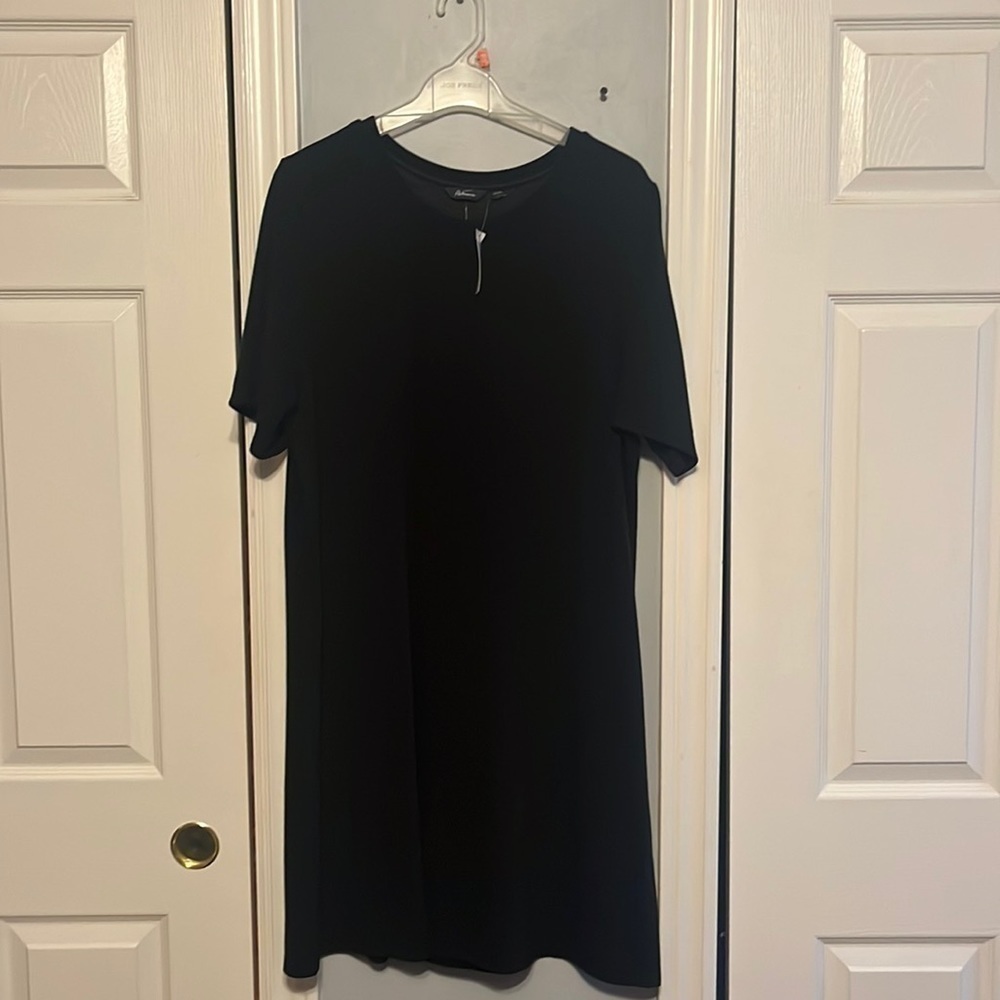 NWT Classic Black Short-Sleeve Women’s Dress